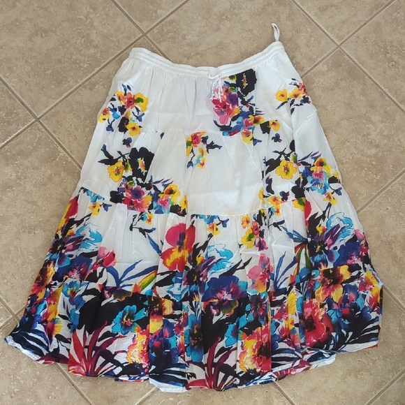 Flower Skirt - Picture 4 of 12